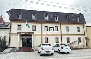 Macan Boutique Hotel