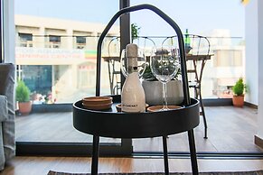Phaedrus Living: Seaside Luxury Flat Athina 109