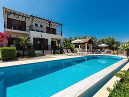 Villa Pyramus