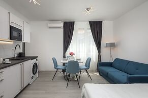 Luxury Studios & Rooms Seven