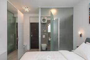 Luxury Studios & Rooms Seven