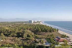 Delcanto Residences by LaTour