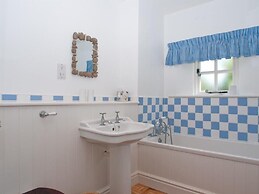 Homefield House
