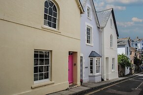 16 Courtenay Street