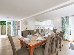 Keepers Lodge, Hillfield Village