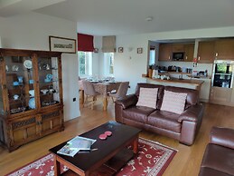 5 Burford Mews