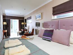 St Elmo Lodge