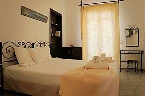Ailouros summer hotel