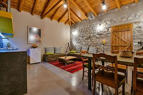 Boutique Stone Cottage With Large Terraces