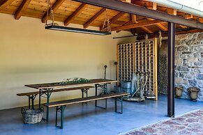 Boutique Stone Cottage With Large Terraces