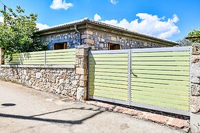 Boutique Stone Cottage With Large Terraces