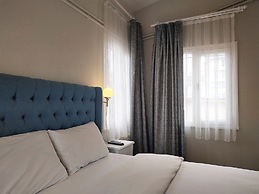 Verna Hotel