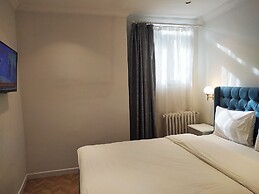 Verna Hotel