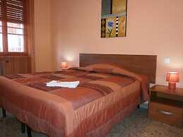 Airport Pisa Rooms