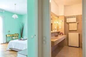 Dream Holidays in a Luxurious Garden Pool Villa