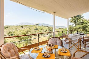 Dream Holidays in a Luxurious Garden Pool Villa