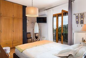 Dream Lux Flat with Great Outdoor Pool & Parking