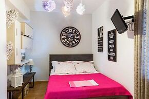 Dream Lux Flat with Great Outdoor Pool & Parking