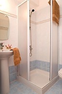 2 bed Apartment Overlooking Pool - Oroklini