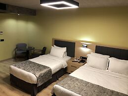 Redstone Hotel