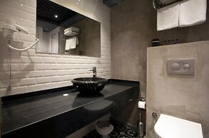 Redstone Hotel
