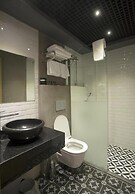 Redstone Hotel