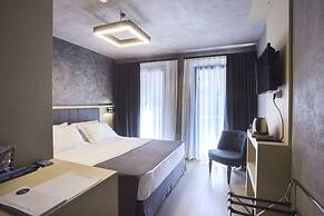 Redstone Hotel