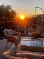 Redstone Hotel