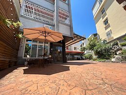 Alley Inn