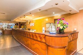 OYO 2065 Holly Sentosa Hotel