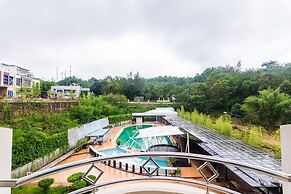 OYO 2065 Holly Sentosa Hotel