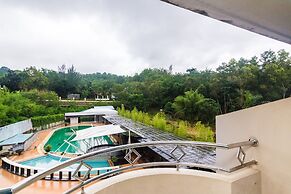 OYO 2065 Holly Sentosa Hotel
