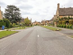The Cottage at Broadway