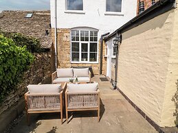 The Cottage at Broadway