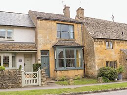 The Cottage at Broadway