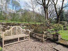 2 Riverside Walk