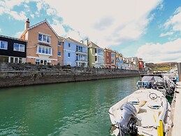 Quayside, Dart Marina