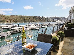 Quayside, Dart Marina