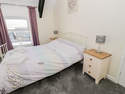 5 Ceirnioge Cottages