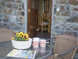 Hen Stabl Llandwrog