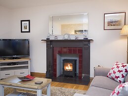 Hen Stabl Llandwrog