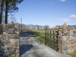 Hen Stabl Llandwrog