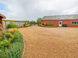 Yew Lodge
