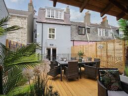 Harbourside House
