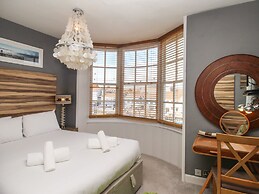 Harbourside House