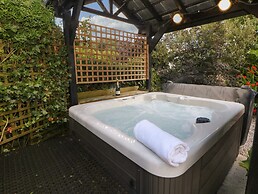 Shenton Cottage