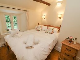 2 Storrs Cottages