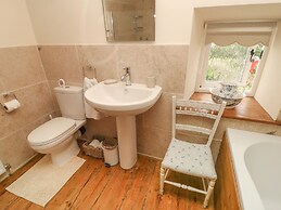 2 Storrs Cottages