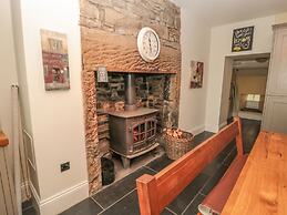 Hare & Hounds House