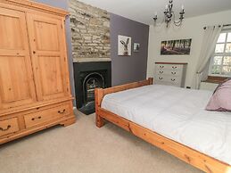 Hare & Hounds House